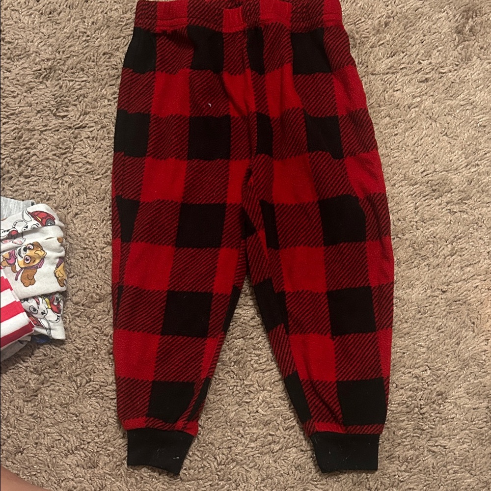 ♥️3 for $15! Kids 2t Holiday Christmas flannel fleece Red & Black Plaid Pajama